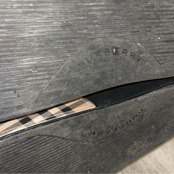 Burberry Slides - Picture 4 of 5